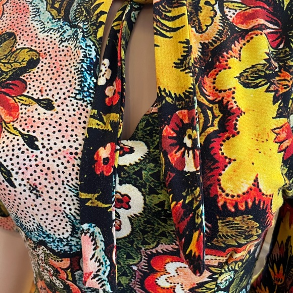 Desigual dress classic floral design in comfortable knit - Picture 5 of 8